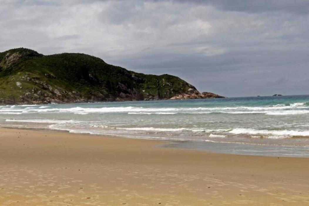 Casa Com Piscina Em Frente A Praia Do Santinho Флоріанополіс Екстер'єр фото